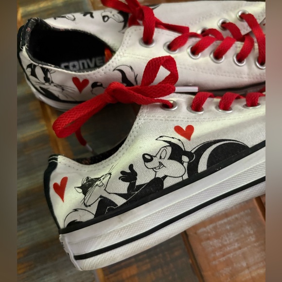 Converse Looney Tunes Shoes Chuck Taylor All Star Pepe le Pew Rare - Picture 4 of 5